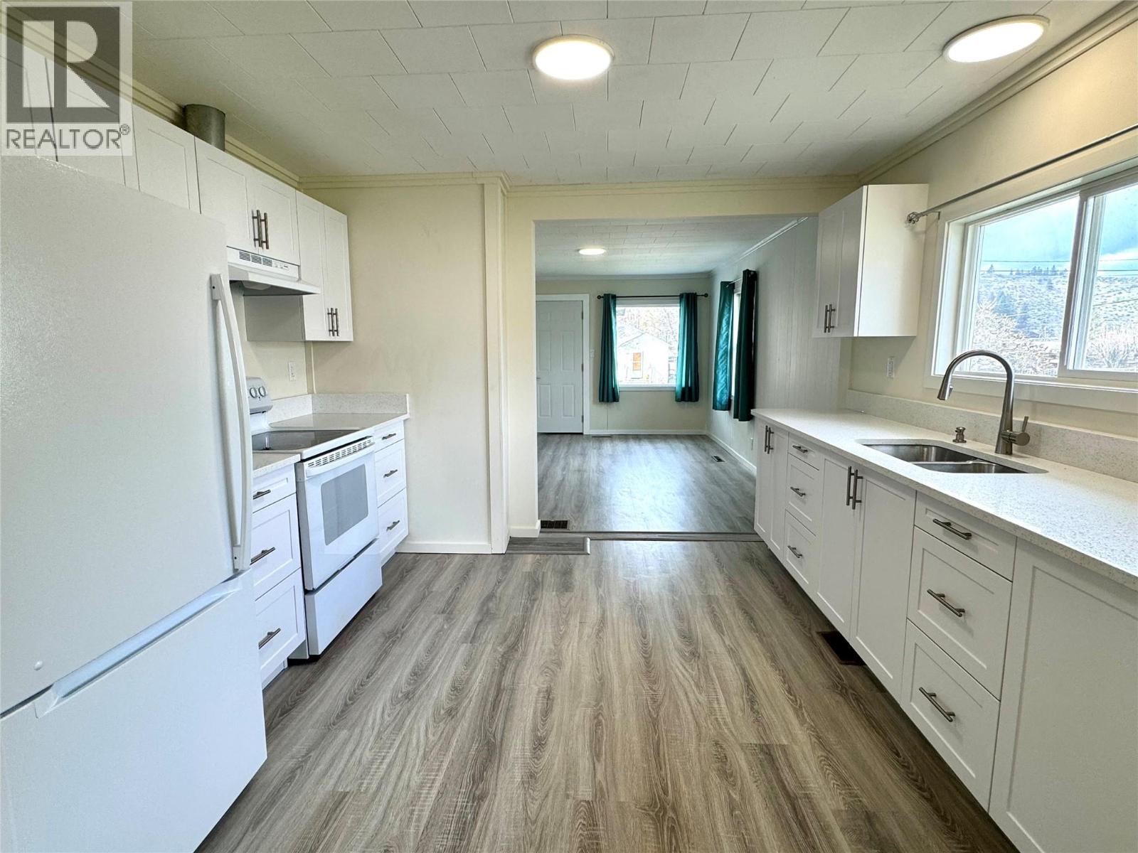 1021 Willow Street, Okanagan Falls, British Columbia  V0H 1R4 - Photo 5 - 10366857