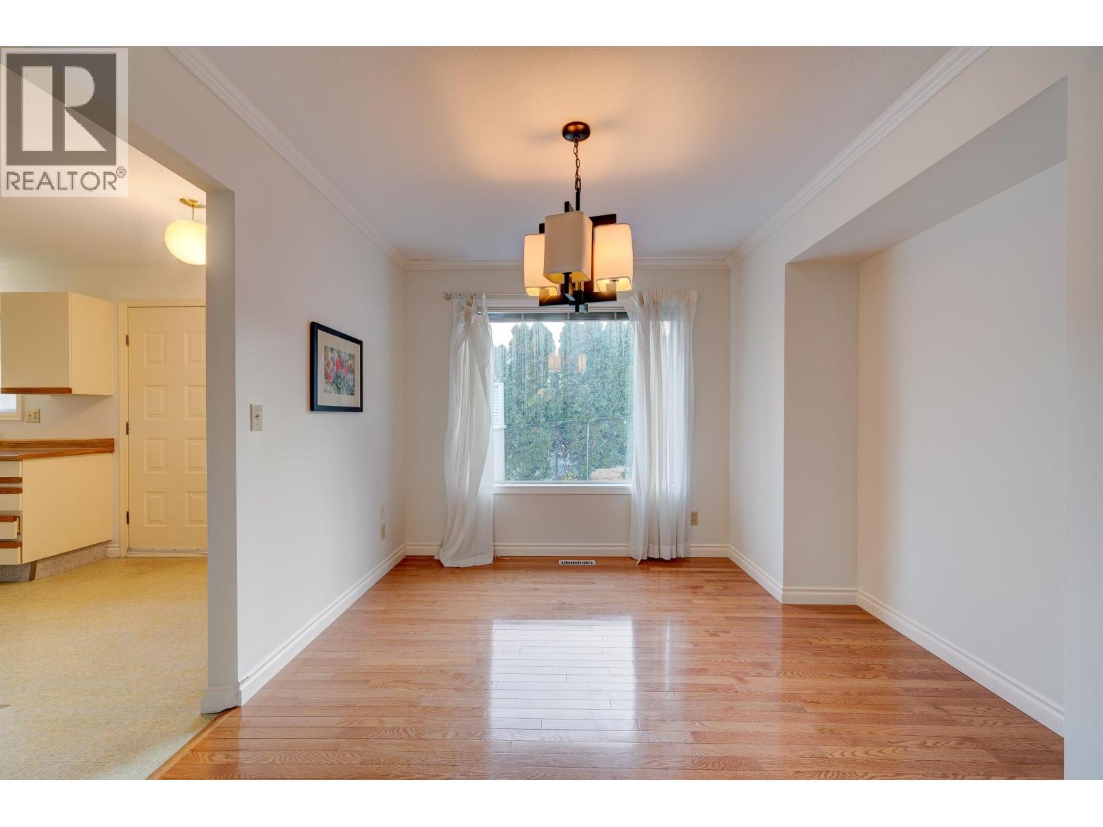 256 Valleyview Place, Kamloops, British Columbia  V2C 6M3 - Photo 6 - 10366540
