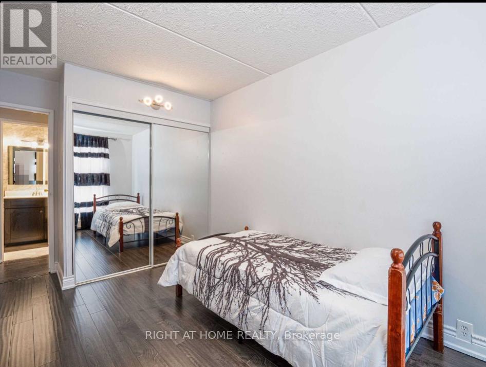 1104 - 2 Glamorgan Avenue, Toronto, Ontario  M1P 2M8 - Photo 11 - E12484435