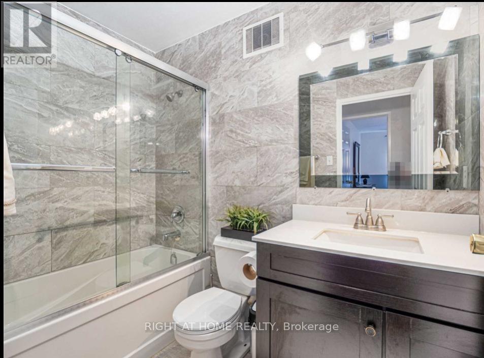 1104 - 2 Glamorgan Avenue, Toronto, Ontario  M1P 2M8 - Photo 3 - E12484435