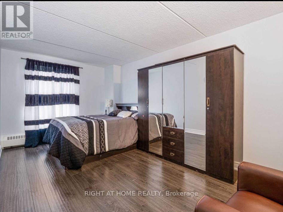 1104 - 2 Glamorgan Avenue, Toronto, Ontario  M1P 2M8 - Photo 8 - E12484435