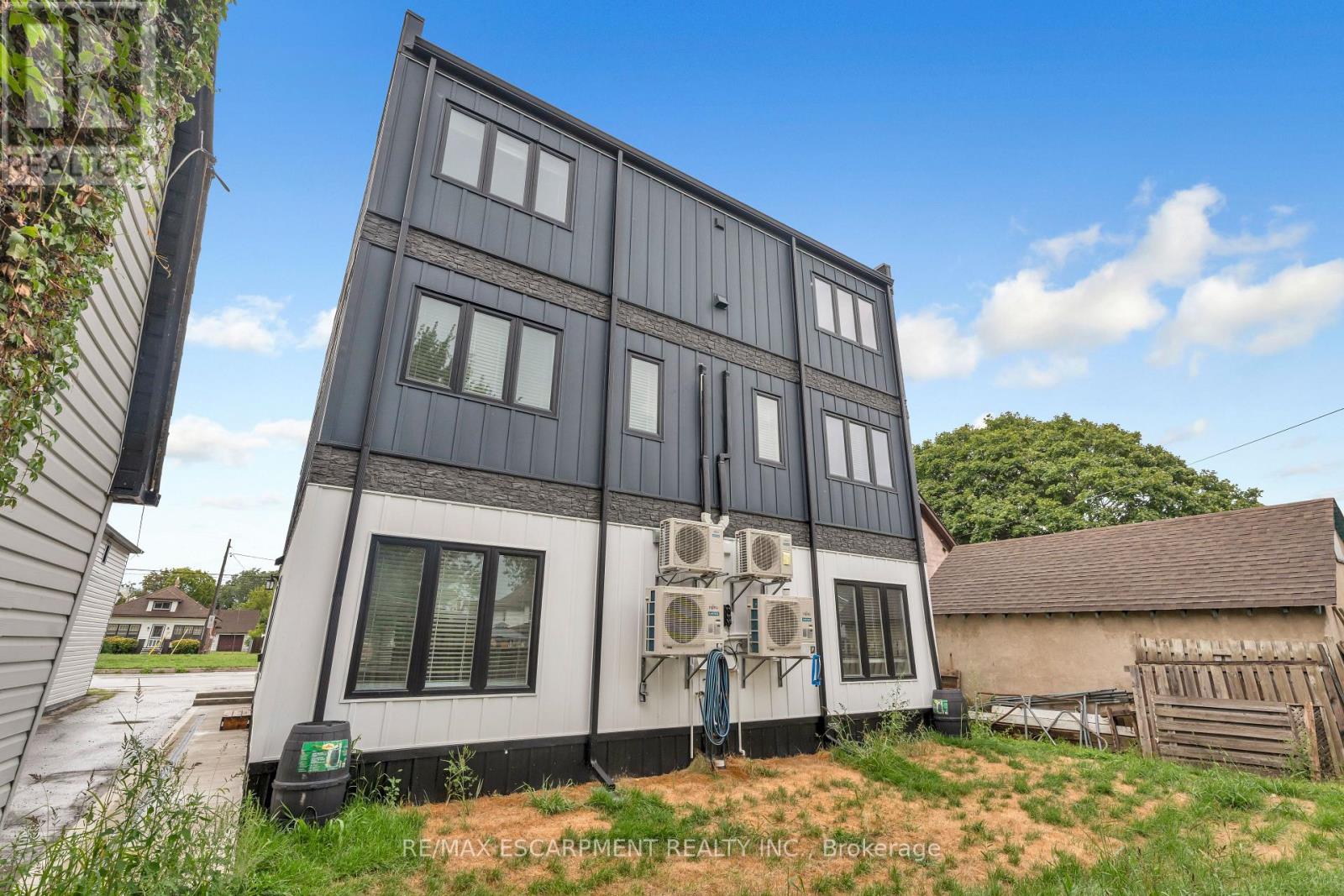 A - 133 Durham Street, Port Colborne, Ontario  L3K 1E1 - Photo 5 - X12435222