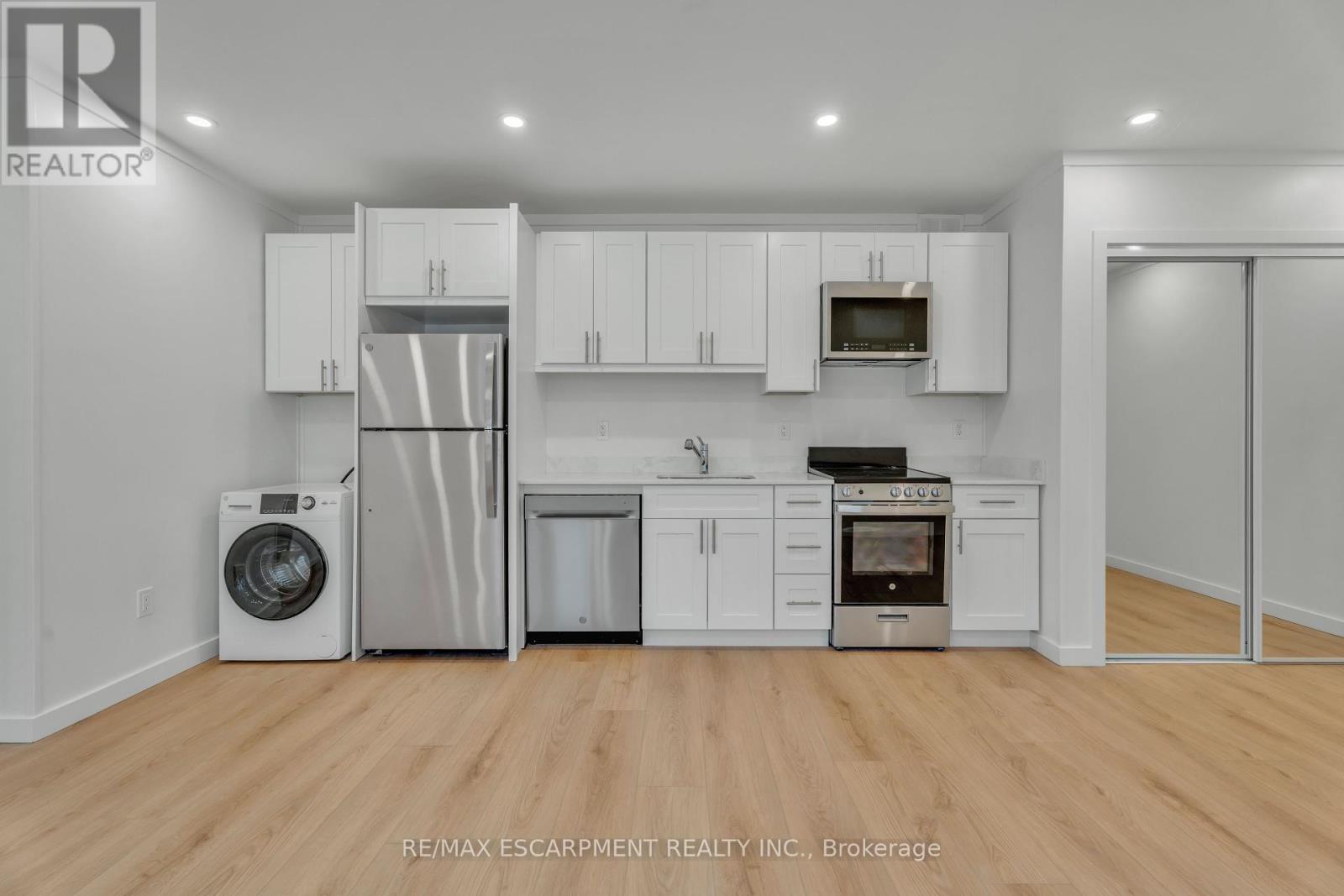 A - 133 Durham Street, Port Colborne, Ontario  L3K 1E1 - Photo 7 - X12435222