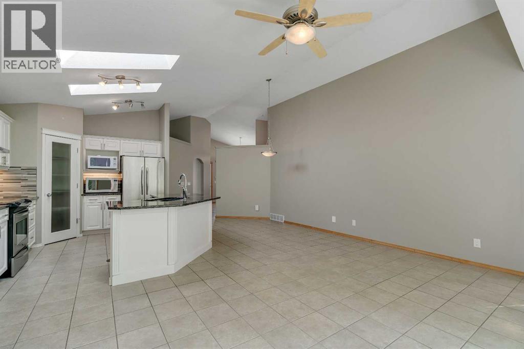 106 Thornbird Way Se, Airdrie, Alberta  T4A 2E2 - Photo 11 - A2267161