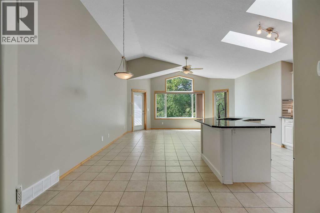 106 Thornbird Way Se, Airdrie, Alberta  T4A 2E2 - Photo 6 - A2267161