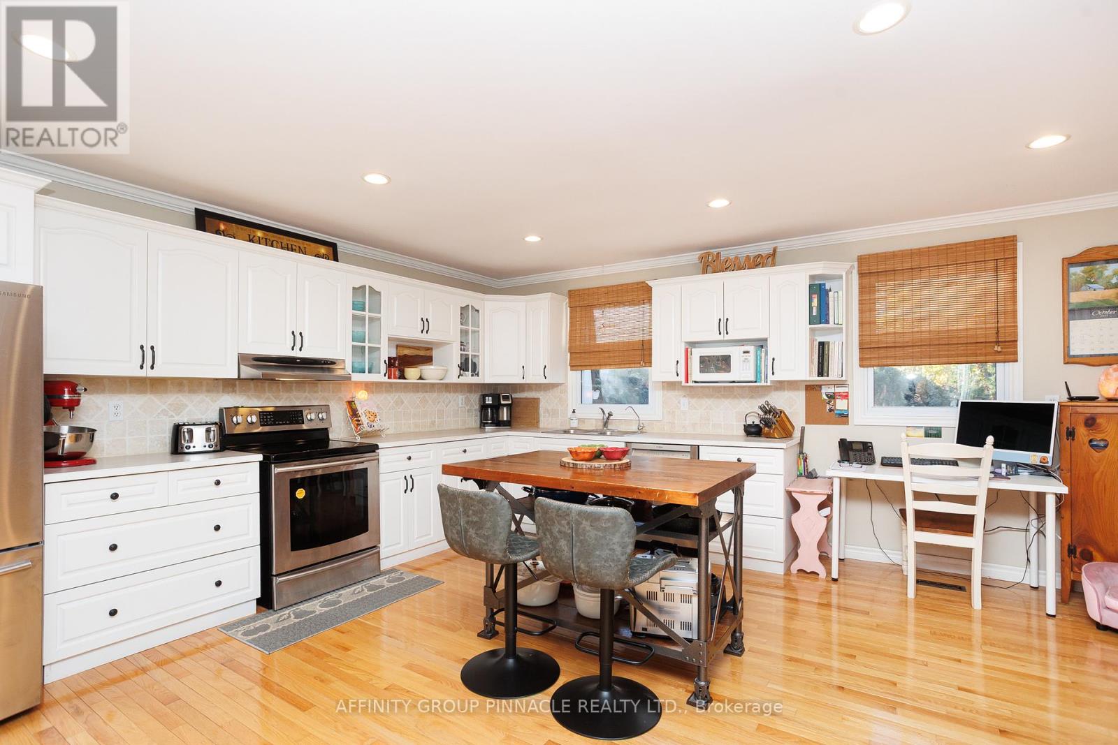 3 Edwin Street, Kawartha Lakes, Ontario  K9V 4X9 - Photo 16 - X12484552