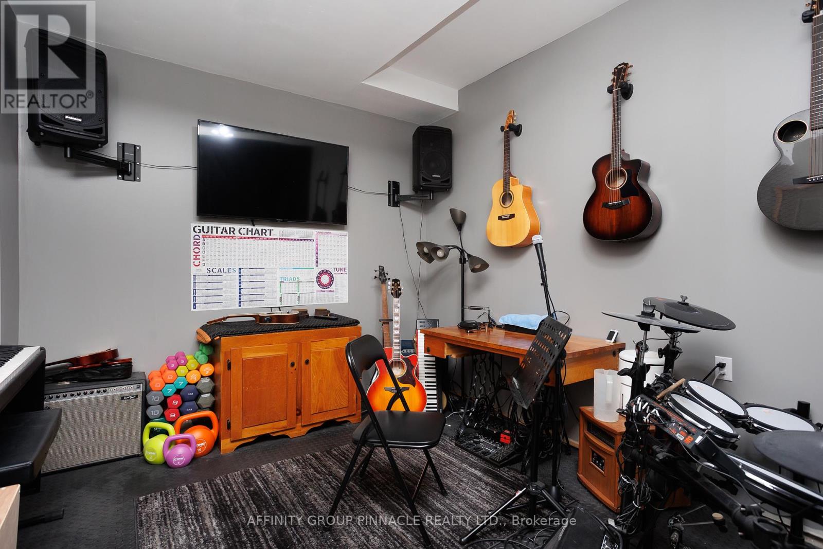 3 Edwin Street, Kawartha Lakes, Ontario  K9V 4X9 - Photo 26 - X12484552