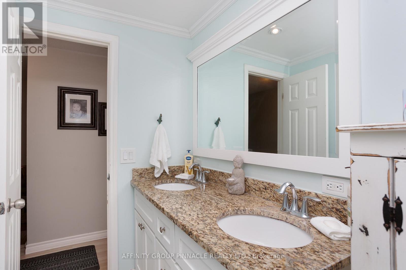 3 Edwin Street, Kawartha Lakes, Ontario  K9V 4X9 - Photo 31 - X12484552