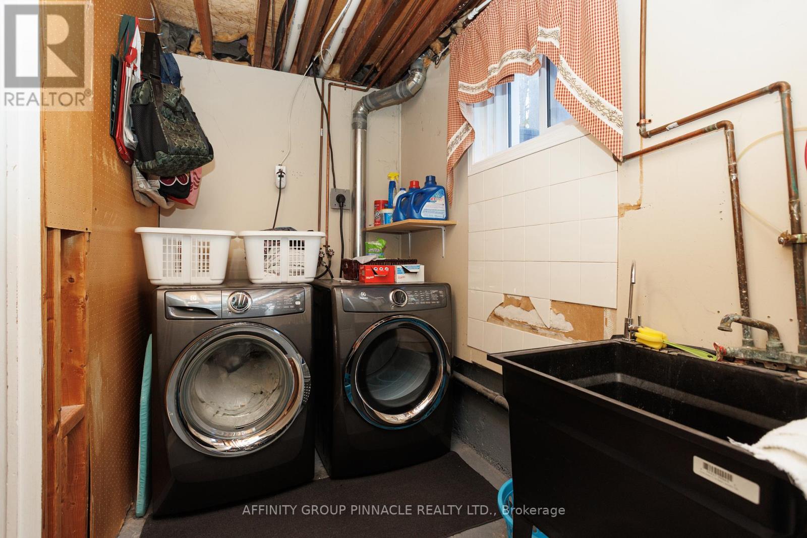 3 Edwin Street, Kawartha Lakes, Ontario  K9V 4X9 - Photo 38 - X12484552