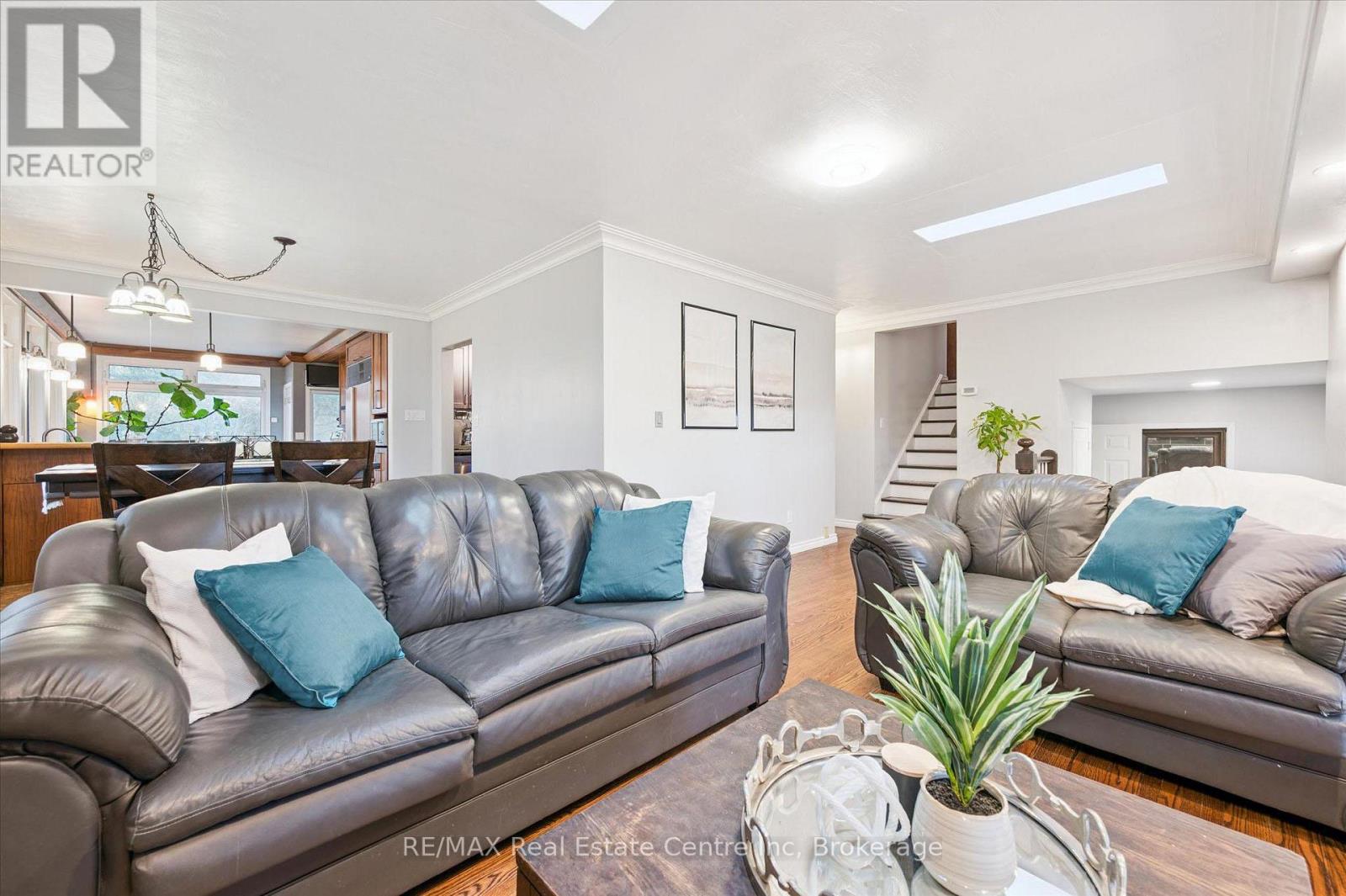 500 Watson Parkway S, Guelph, Ontario  N1L 0N9 - Photo 4 - X12484540