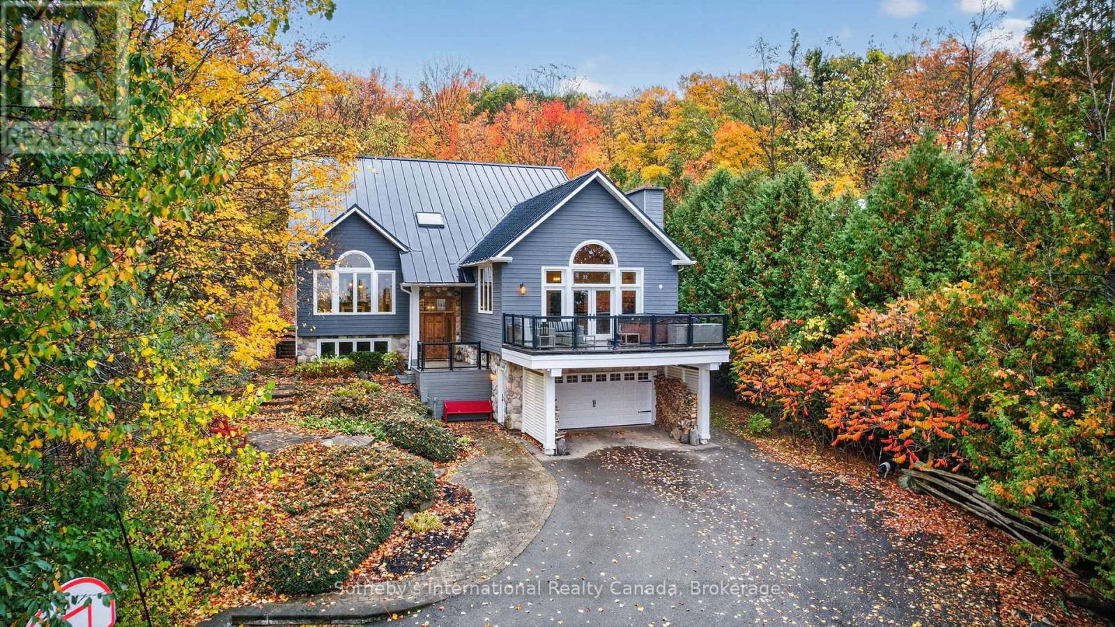 112 Arrowhead Crescent, Blue Mountains, Ontario  L9Y 0R9 - Photo 3 - X12484560