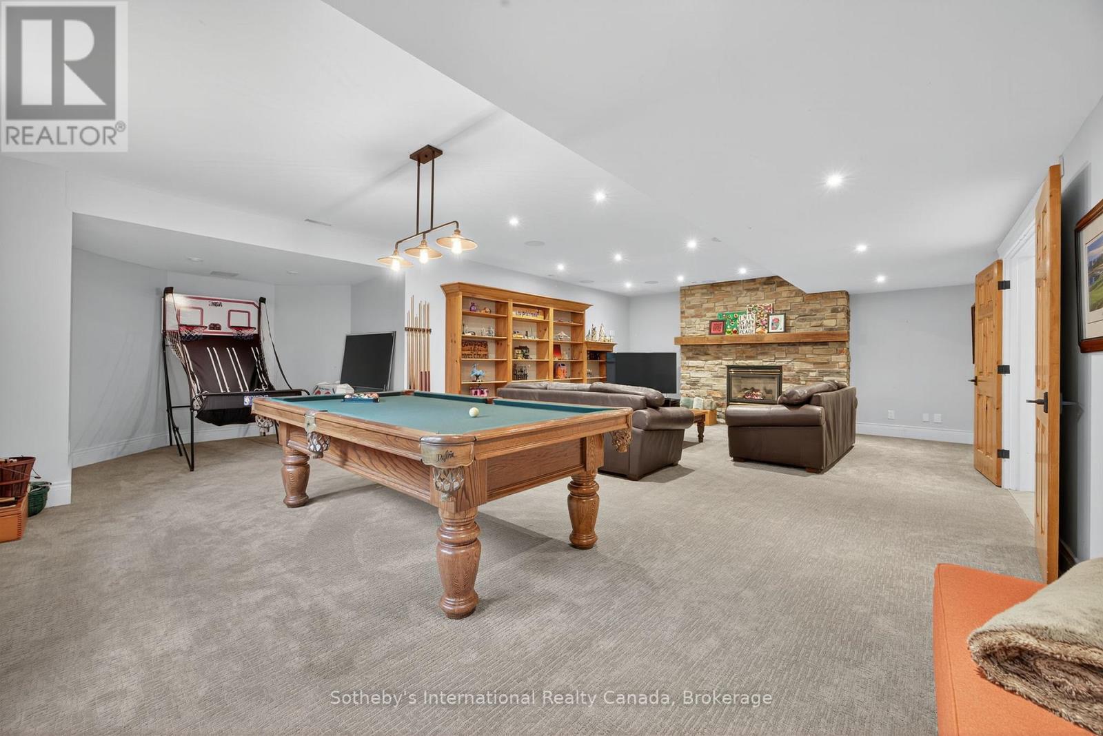 112 Arrowhead Crescent, Blue Mountains, Ontario  L9Y 0R9 - Photo 36 - X12484560
