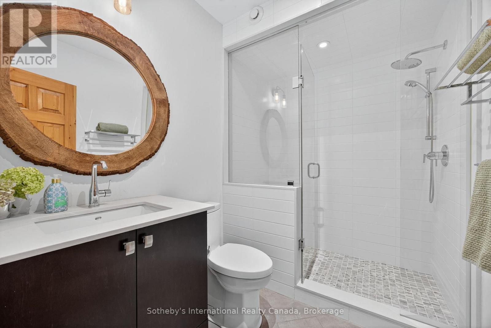 112 Arrowhead Crescent, Blue Mountains, Ontario  L9Y 0R9 - Photo 39 - X12484560