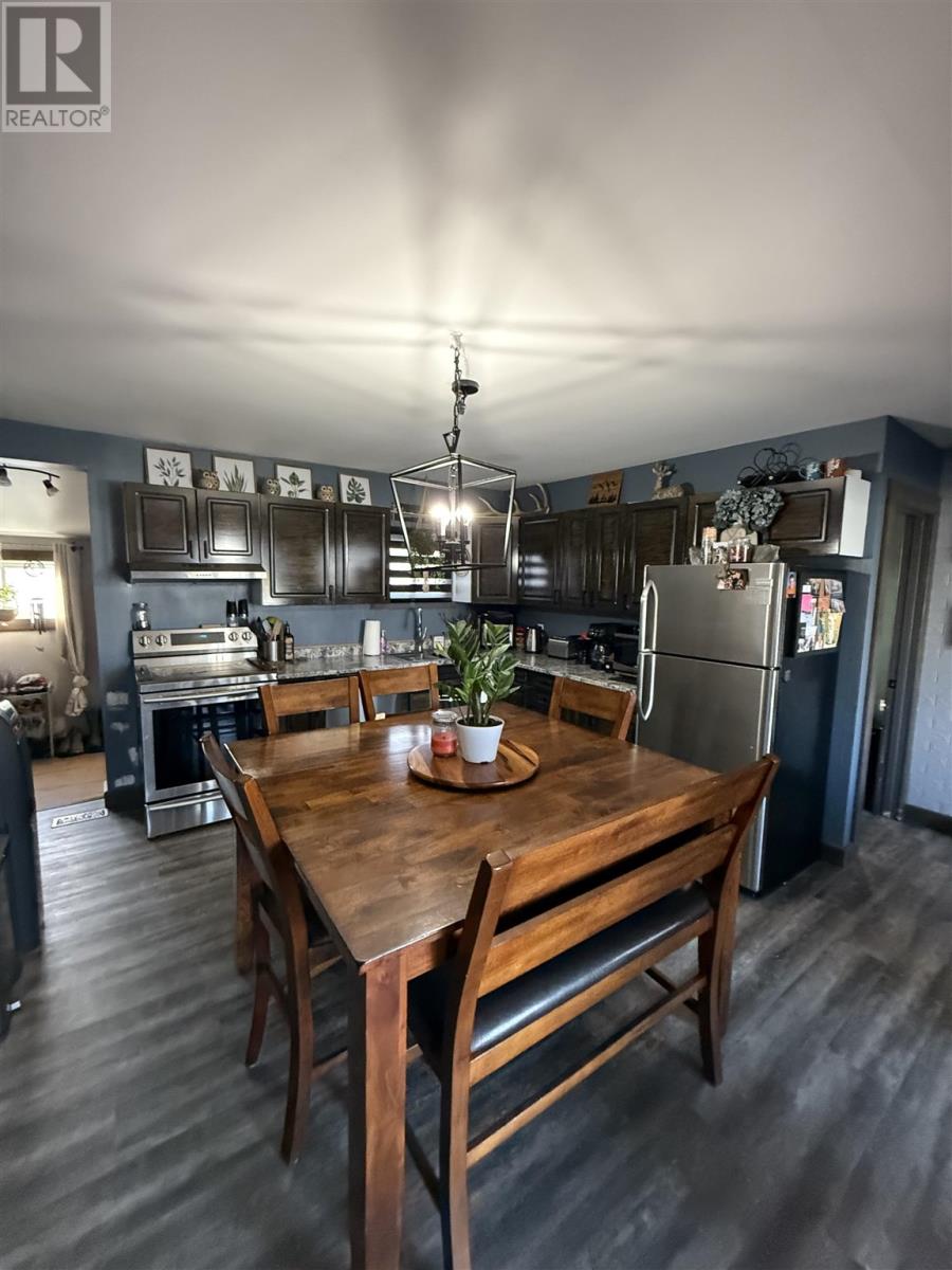 215 Des Sapins, Dubreuilville, Ontario  P0S 1B0 - Photo 10 - SM253086