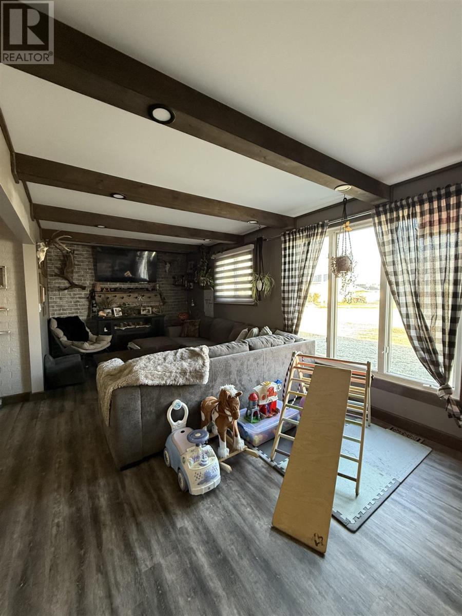 215 Des Sapins, Dubreuilville, Ontario  P0S 1B0 - Photo 15 - SM253086