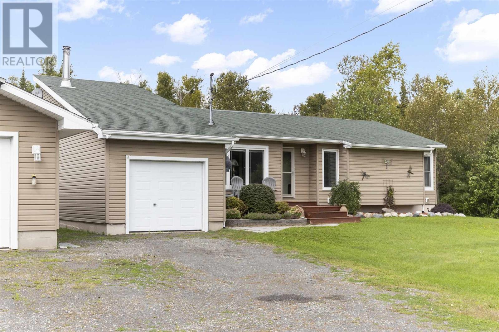 1856 F & G Line Rd, Richards Landing, Ontario  P0R 1J0 - Photo 3 - SM253090