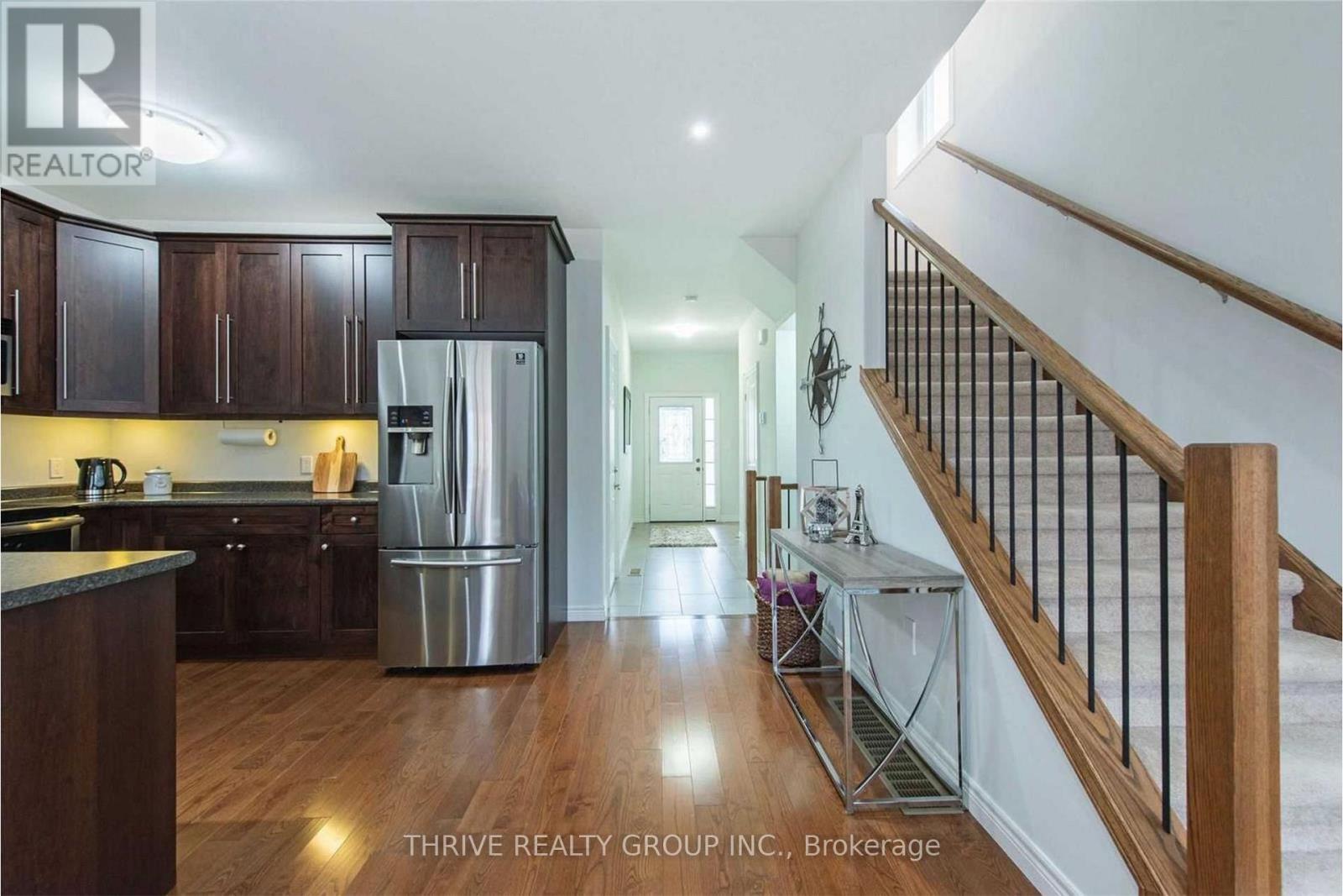 1043 Oakcrossing Gate, London North, Ontario  N6H 0E9 - Photo 4 - X12484480