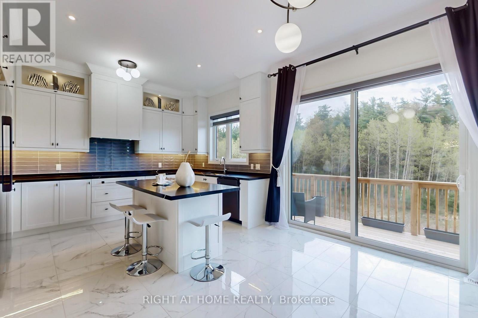 216 Sunset Vista Court E, Aurora, Ontario  L4G 3Y1 - Photo 10 - N12484433