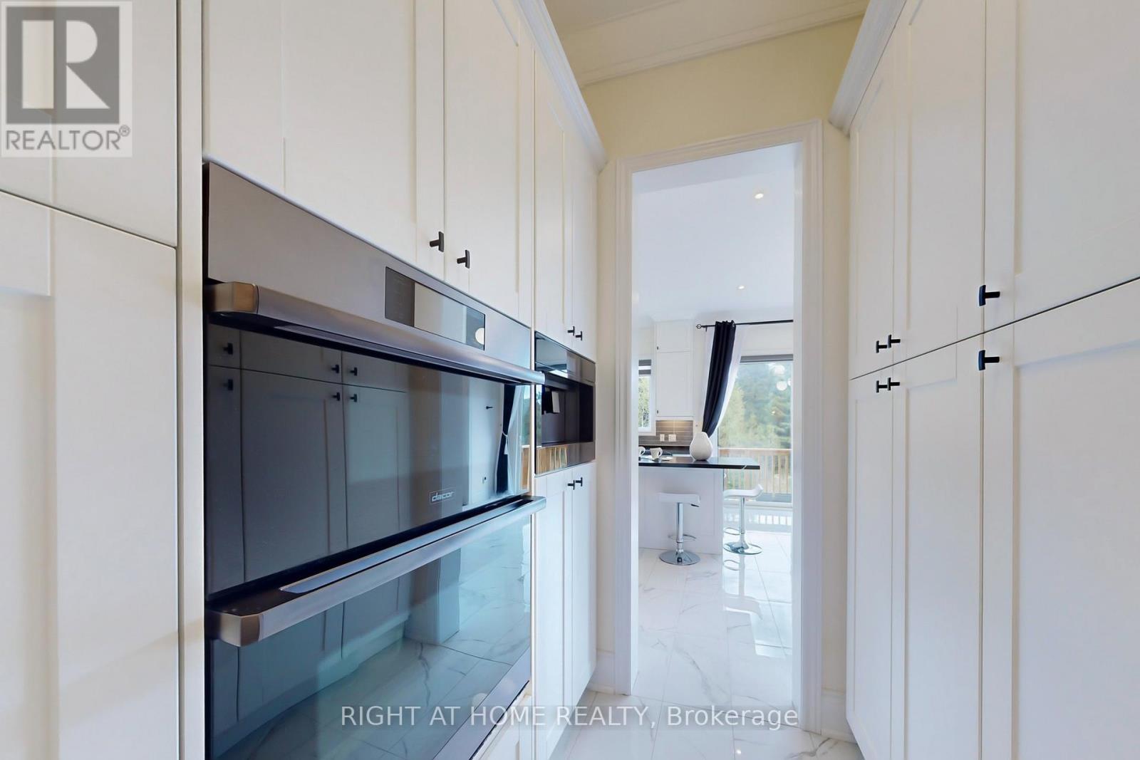 216 Sunset Vista Court E, Aurora, Ontario  L4G 3Y1 - Photo 13 - N12484433