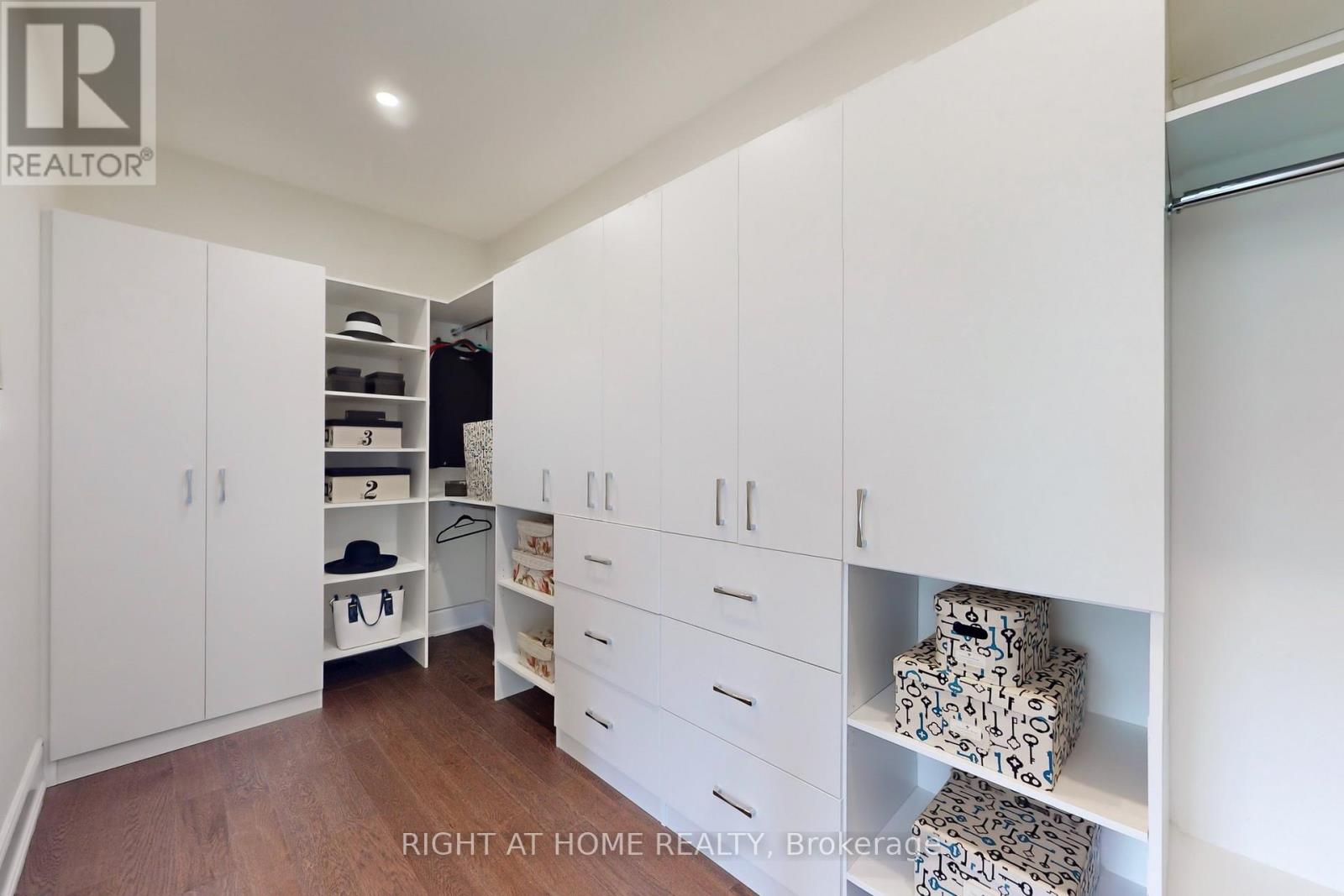 216 Sunset Vista Court E, Aurora, Ontario  L4G 3Y1 - Photo 19 - N12484433