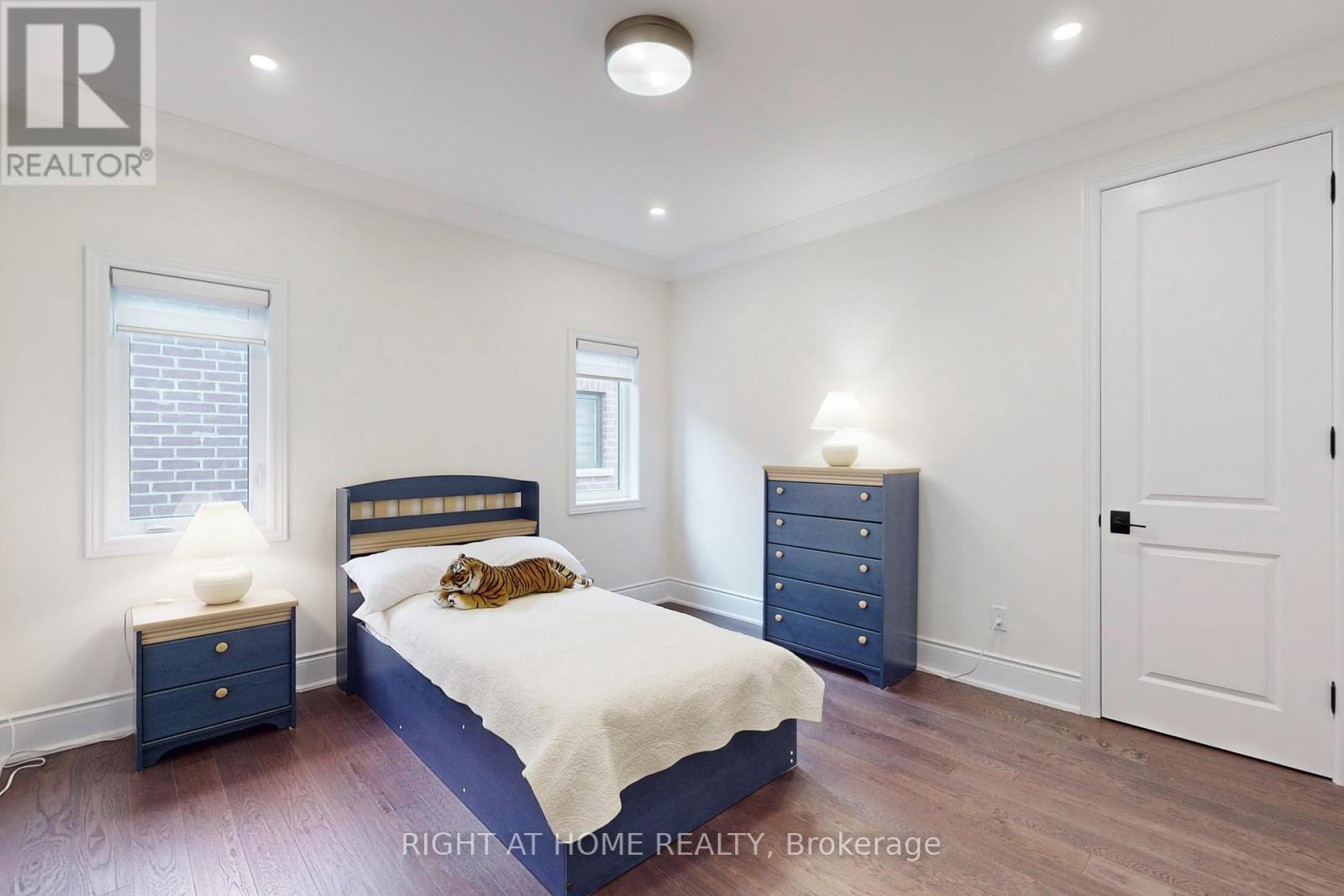 216 Sunset Vista Court E, Aurora, Ontario  L4G 3Y1 - Photo 23 - N12484433