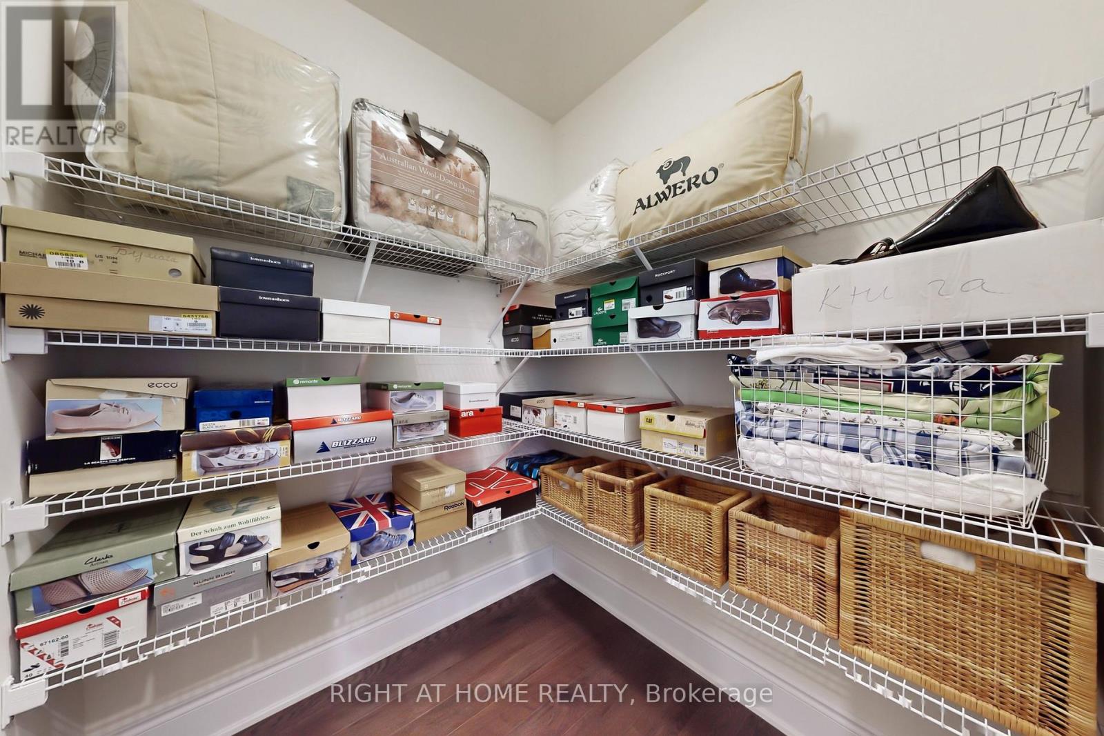 216 Sunset Vista Court E, Aurora, Ontario  L4G 3Y1 - Photo 27 - N12484433