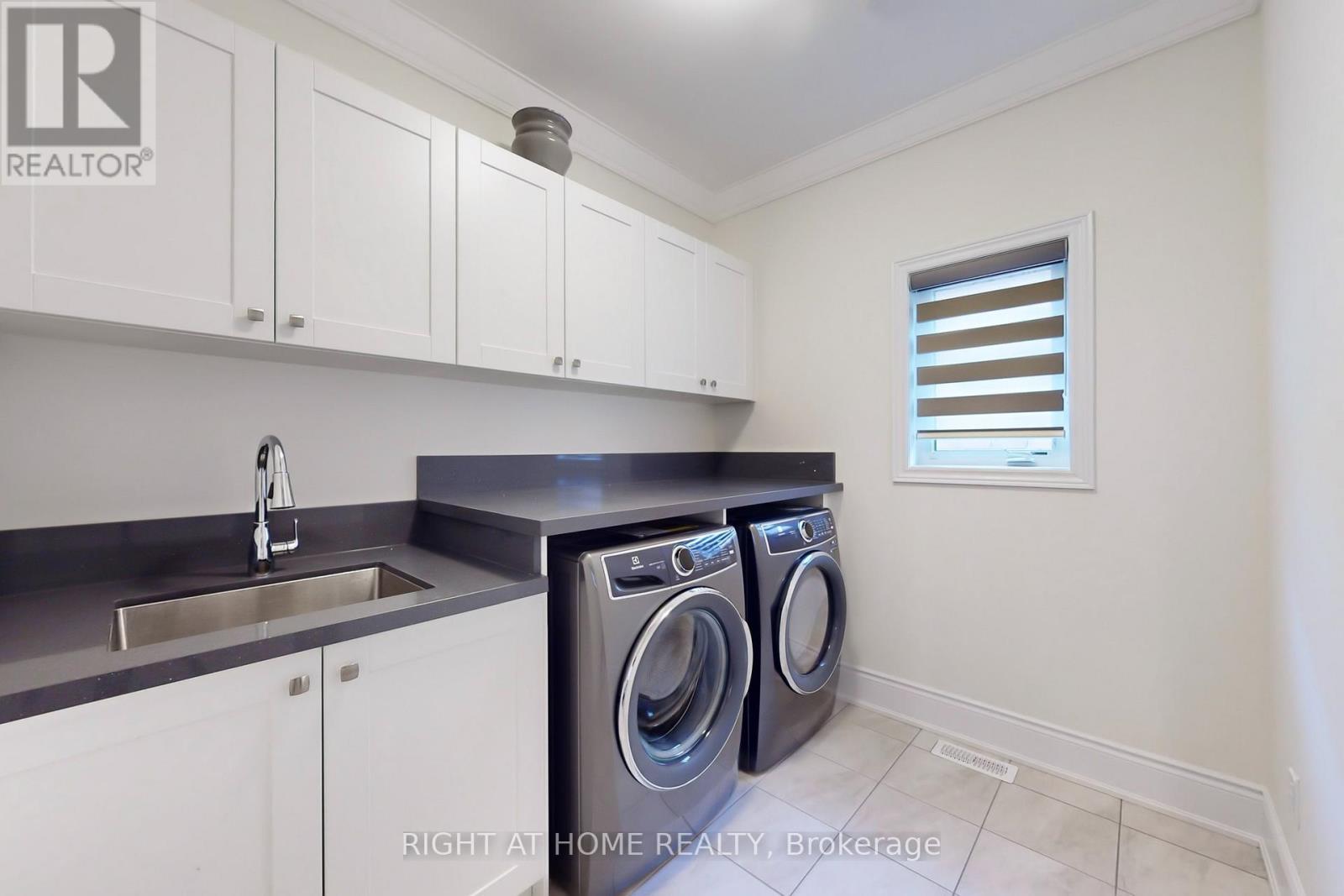 216 Sunset Vista Court E, Aurora, Ontario  L4G 3Y1 - Photo 28 - N12484433