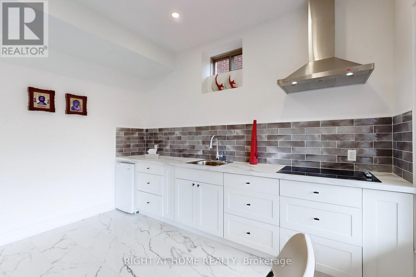 216 Sunset Vista Court E, Aurora, Ontario  L4G 3Y1 - Photo 31 - N12484433