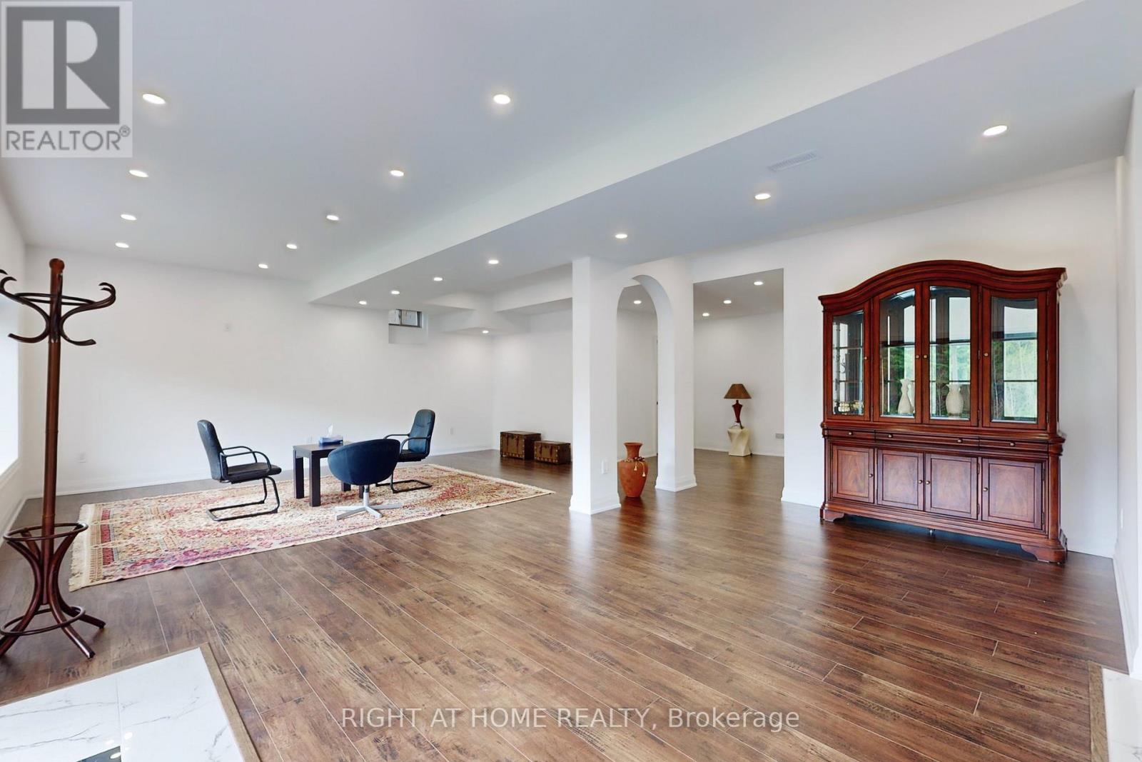 216 Sunset Vista Court E, Aurora, Ontario  L4G 3Y1 - Photo 32 - N12484433