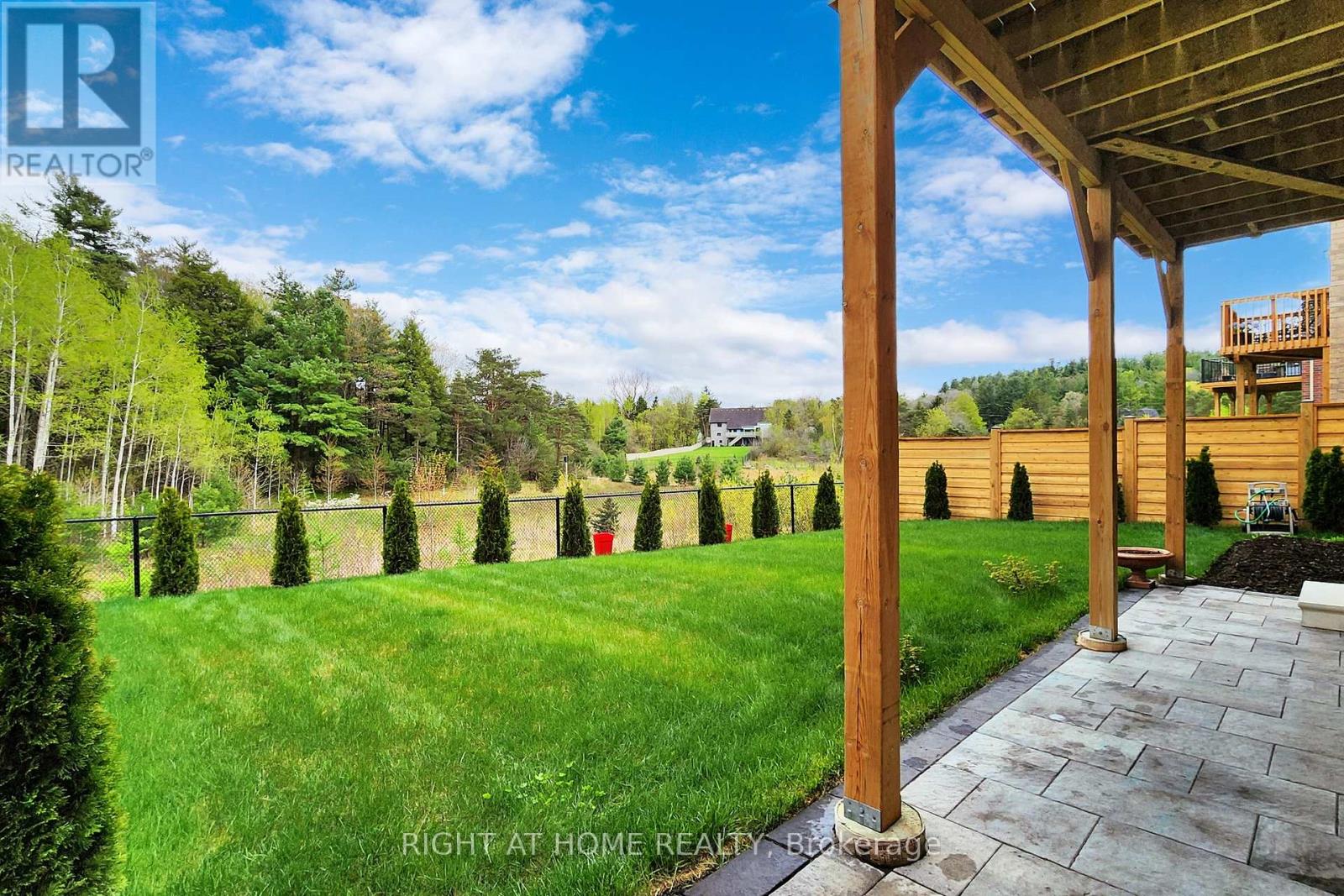 216 Sunset Vista Court E, Aurora, Ontario  L4G 3Y1 - Photo 39 - N12484433