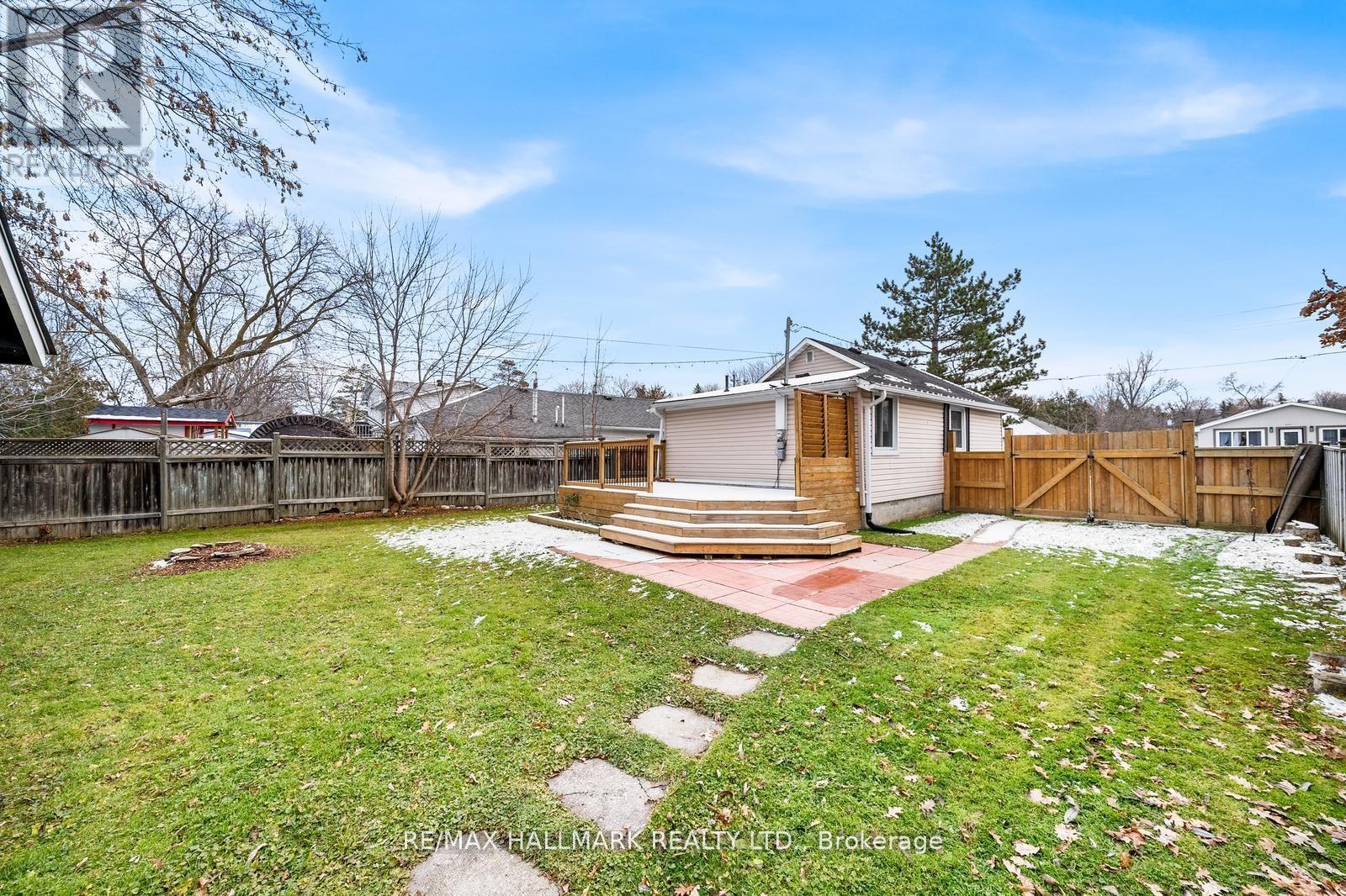 242 Pine Beach Drive, Georgina, Ontario  L4P 2V5 - Photo 13 - N12484459