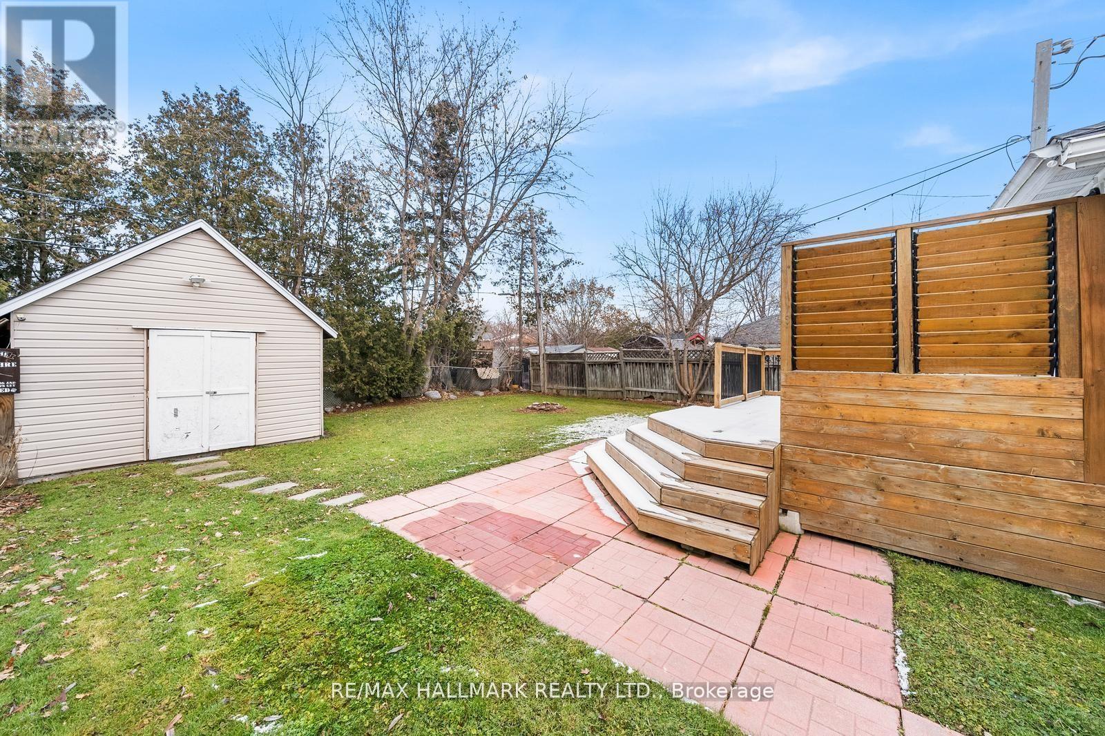 242 Pine Beach Drive, Georgina, Ontario  L4P 2V5 - Photo 14 - N12484459