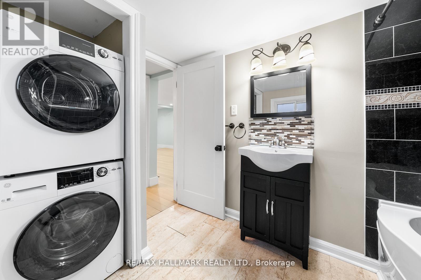 242 Pine Beach Drive, Georgina, Ontario  L4P 2V5 - Photo 6 - N12484459