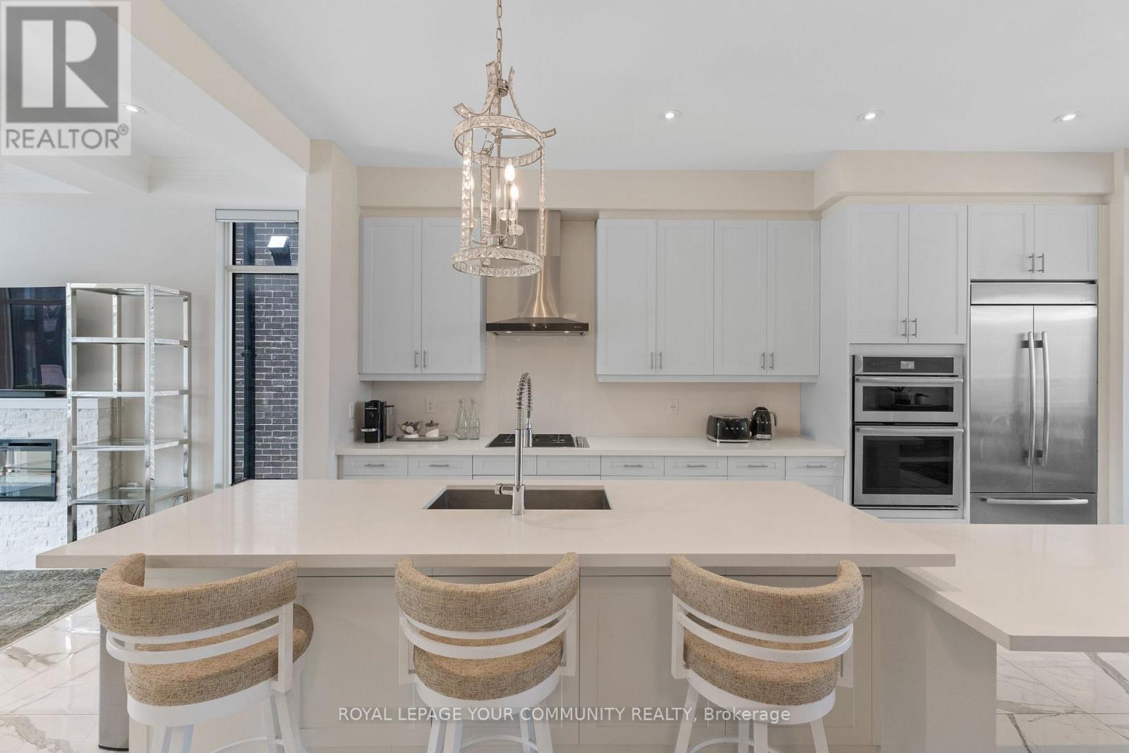 40 Crimson Forest Drive, Vaughan, Ontario  L6A 4C4 - Photo 10 - N12484467