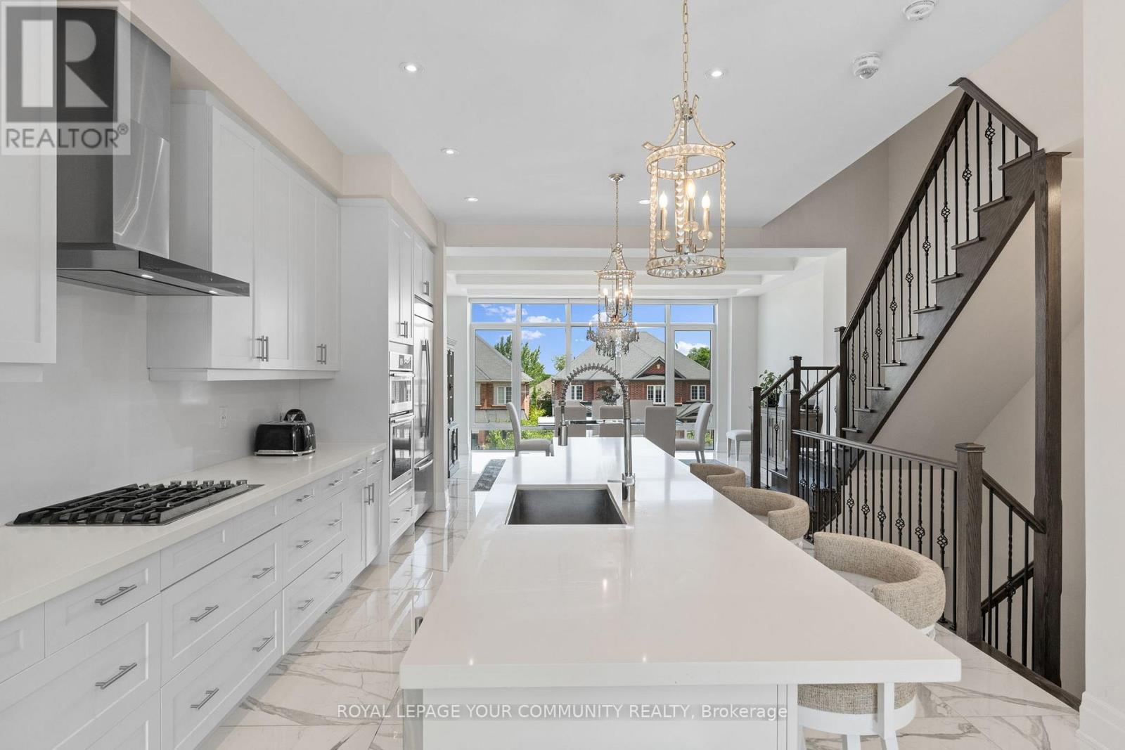 40 Crimson Forest Drive, Vaughan, Ontario  L6A 4C4 - Photo 11 - N12484467