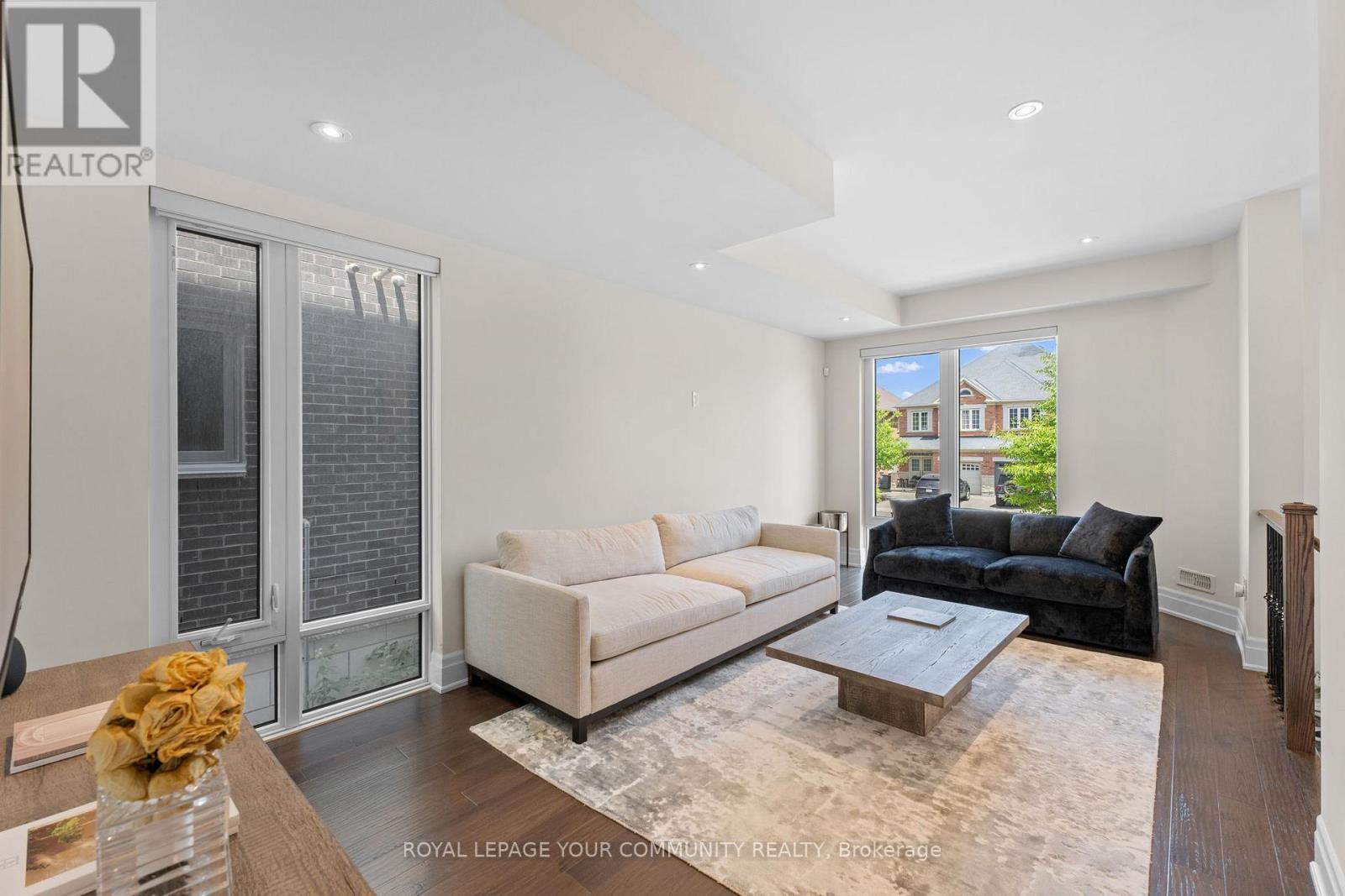 40 Crimson Forest Drive, Vaughan, Ontario  L6A 4C4 - Photo 6 - N12484467