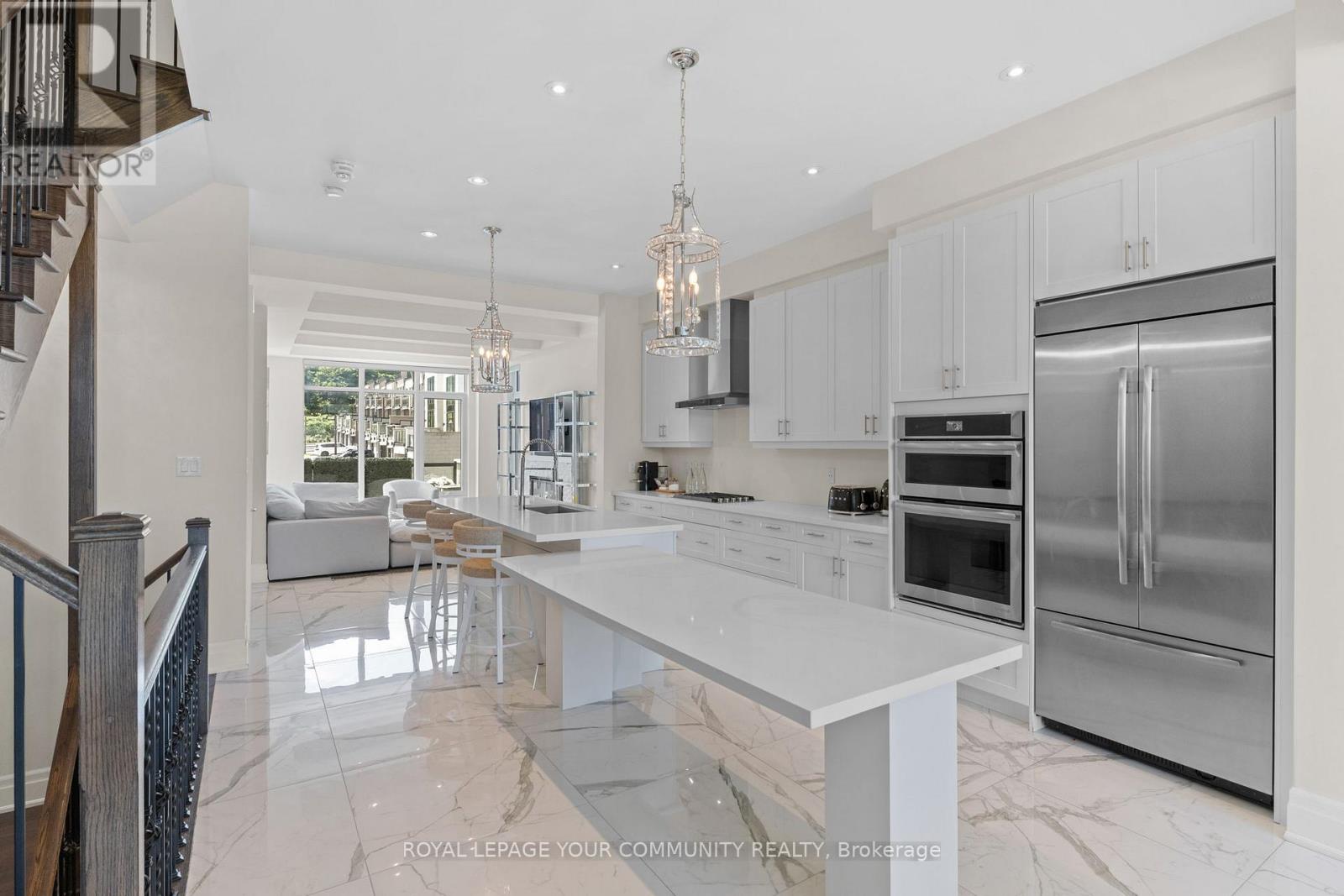 40 Crimson Forest Drive, Vaughan, Ontario  L6A 4C4 - Photo 8 - N12484467