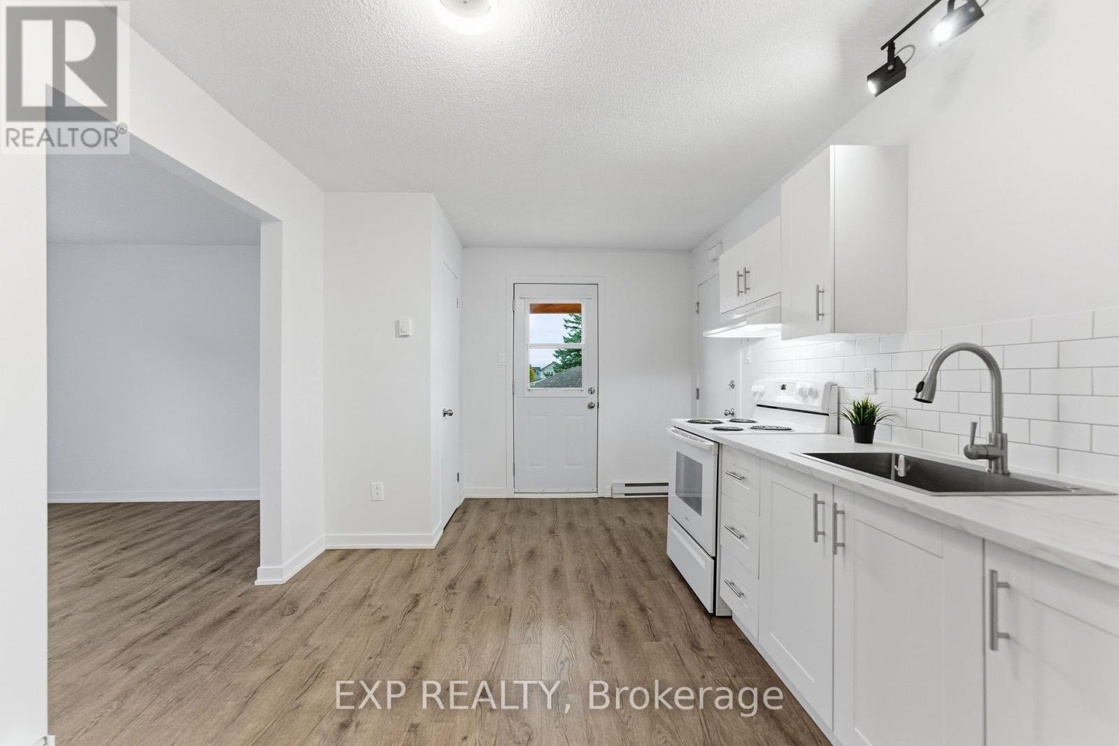 202 - 261 Longueuil Street, Champlain, Ontario  K0B 1K0 - Photo 9 - X12484493