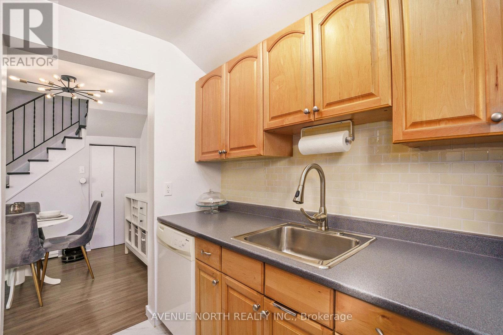 104 - 15a Woodvale Green, Ottawa, Ontario  K2G 4H1 - Photo 12 - X12484507