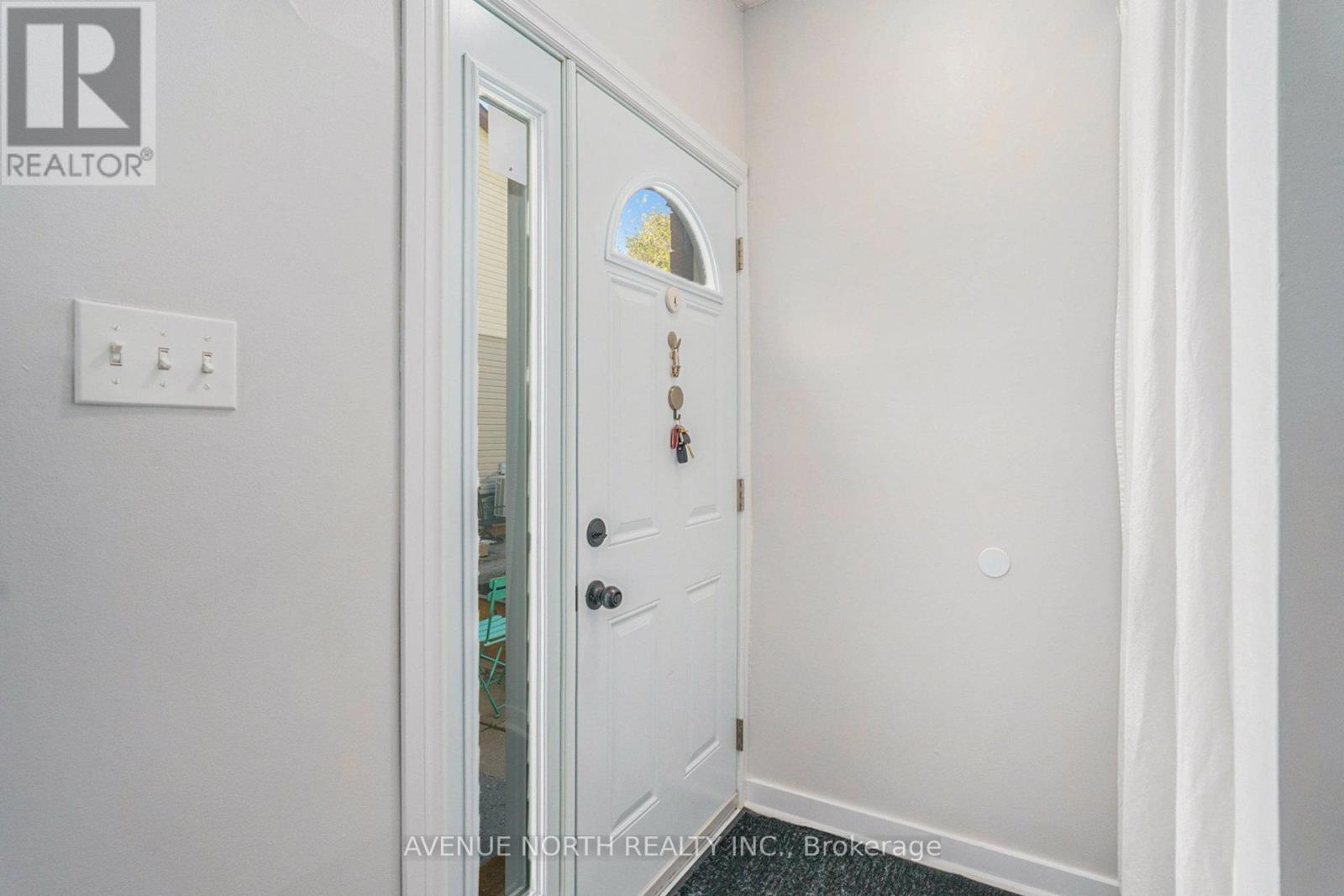 104 - 15a Woodvale Green, Ottawa, Ontario  K2G 4H1 - Photo 4 - X12484507