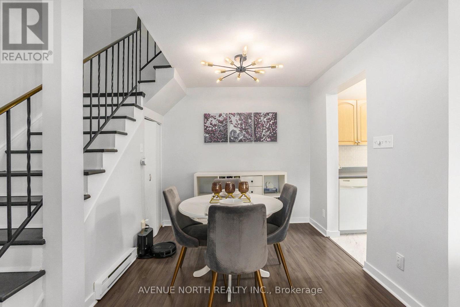 104 - 15a Woodvale Green, Ottawa, Ontario  K2G 4H1 - Photo 5 - X12484507