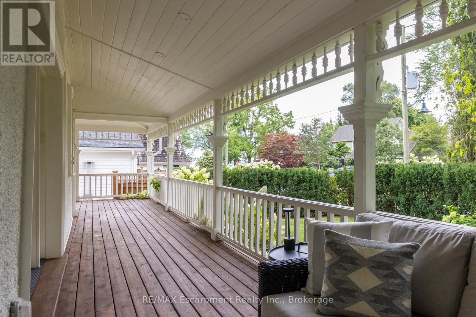 212 King Street, Oakville, Ontario  L6J 1B5 - Photo 7 - W12484476