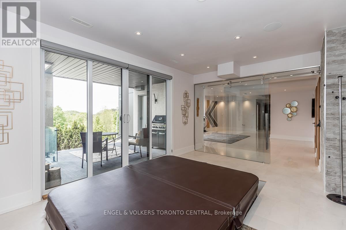16 Valleycrest Drive, Oro-Medonte, Ontario  L0L 2L0 - Photo 49 - S12390489
