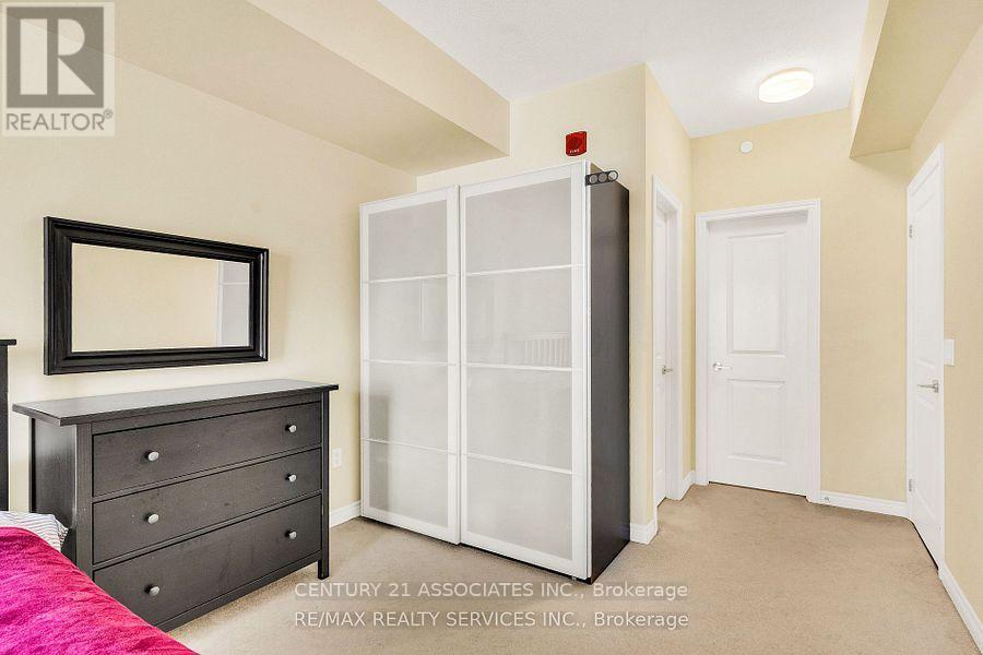 420 - 216 Oak Park Boulevard, Oakville, Ontario  L6H 0K3 - Photo 19 - W12479261