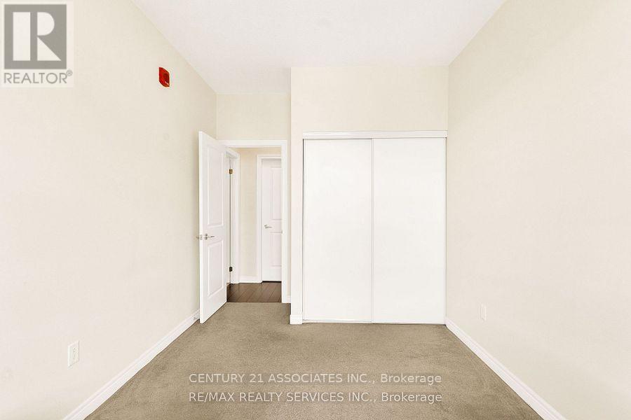 420 - 216 Oak Park Boulevard, Oakville, Ontario  L6H 0K3 - Photo 22 - W12479261