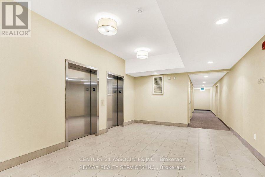 420 - 216 Oak Park Boulevard, Oakville, Ontario  L6H 0K3 - Photo 5 - W12479261