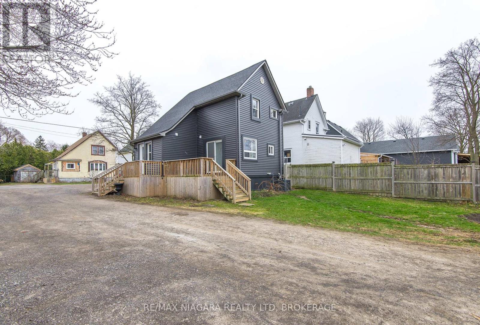 92 Hodgkins Avenue, Thorold, Ontario  L2V 1M1 - Photo 27 - X12484532