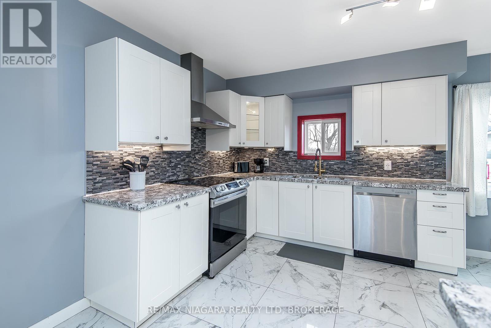 92 Hodgkins Avenue, Thorold, Ontario  L2V 1M1 - Photo 8 - X12484532