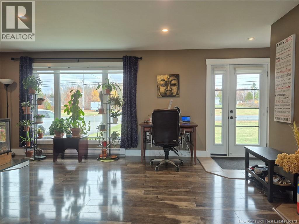 615 Rue Principale, Pointe-Verte, New Brunswick  E8J 2P7 - Photo 13 - NB129093