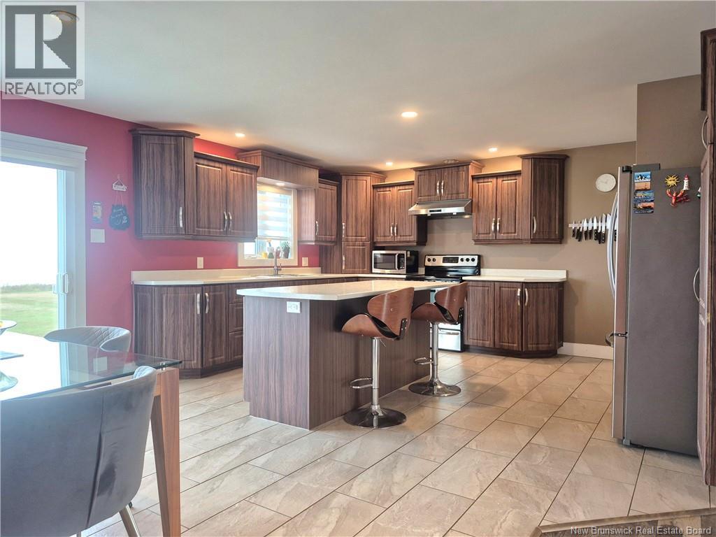 615 Rue Principale, Pointe-Verte, New Brunswick  E8J 2P7 - Photo 6 - NB129093